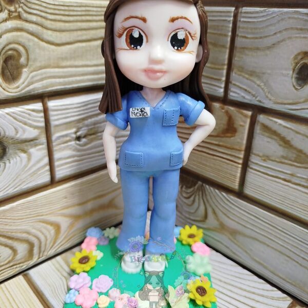 Figura por profesión — Muñeco personalizado según la profesión: enfermería, salud y más.