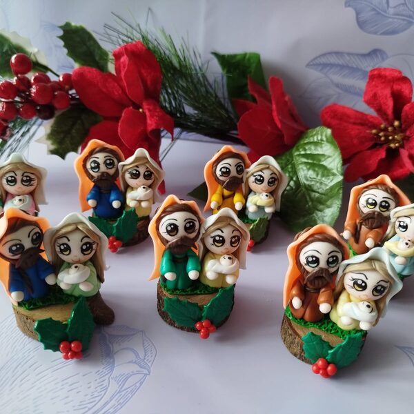 Recordatorios navideños — Angelitos y figuras de temporada para detalles y souvenirs.