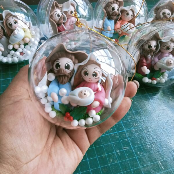 Esferas con pesebre — Esferas colgantes con el nacimiento dentro, para el árbol.